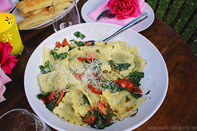 Stuffed Ravioli with Spinach, Tomato and Pesto - A Well Crafted Party