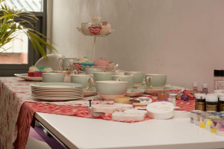 Friday Finds: Alice in Wonderland Themed Parties