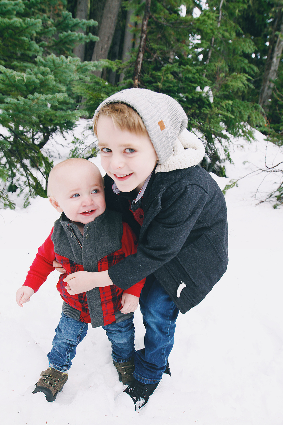 Holiday Family Photos featured on A Well Crafted Party