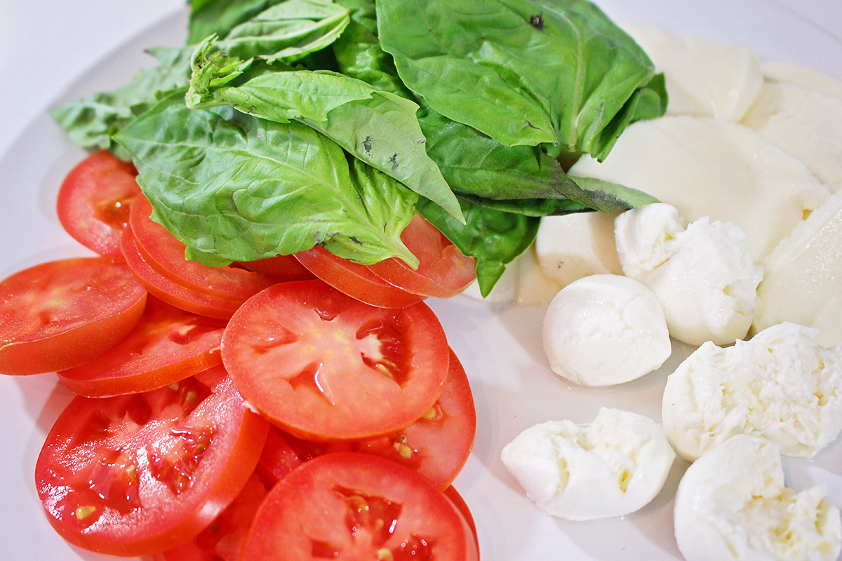 Portobello Caprese Burger + Free Printable Food Tray | A Well Crafted Party