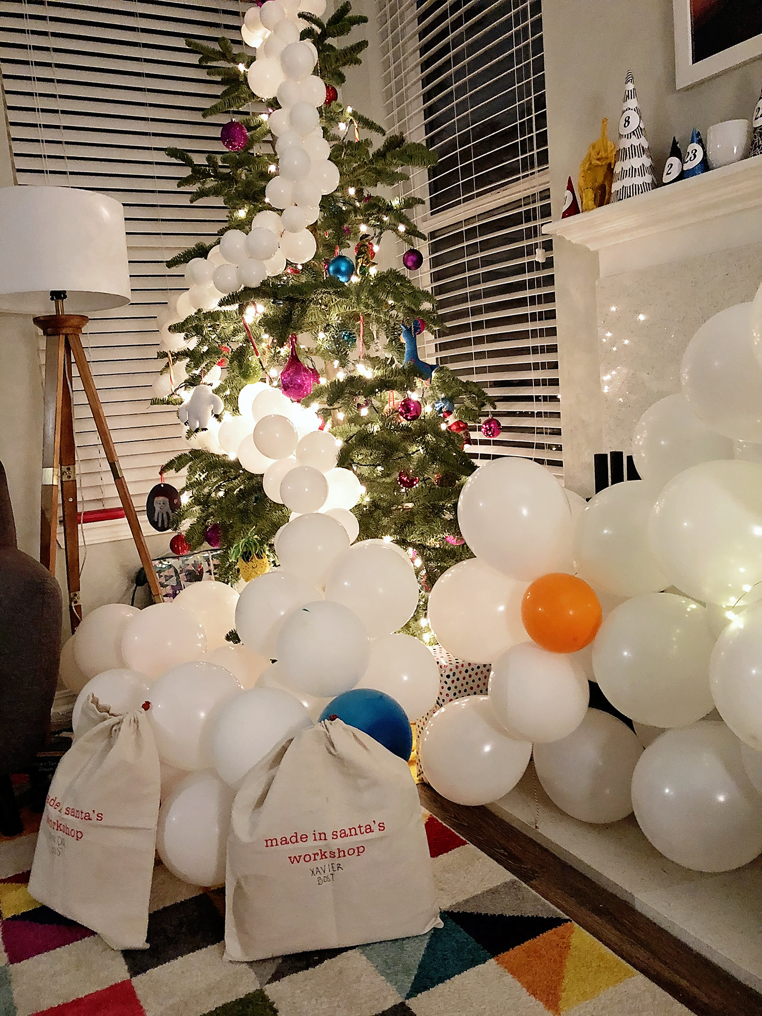 Balloon Christmas Tree Decor | A Well Crafted Party